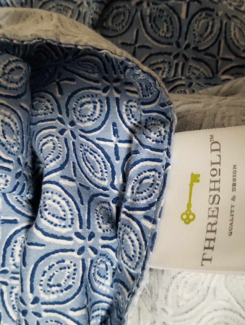 Threshold queen Sheet Set - Picture 2 of 5
